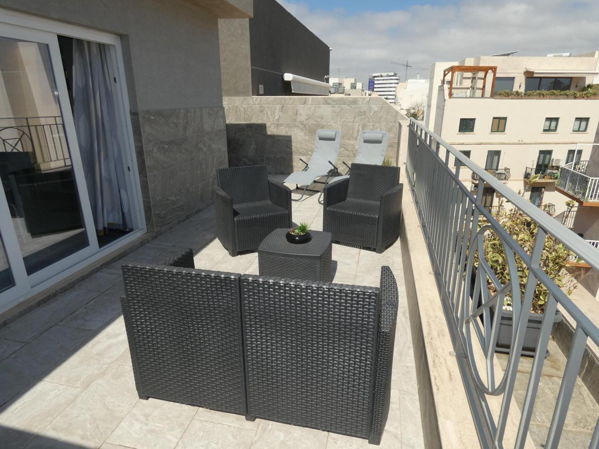 Terrace View- A Charming Two Bedrooms Penthouse Ac-Wifi Msida Exterior photo